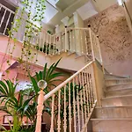 The Town House (adults Only) Pensión