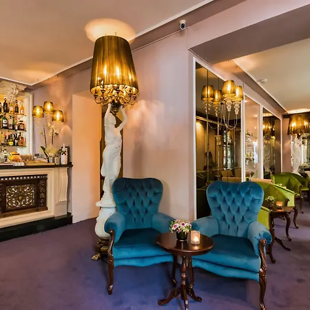 The Town House (adults Only) بيت ضيافة 3*