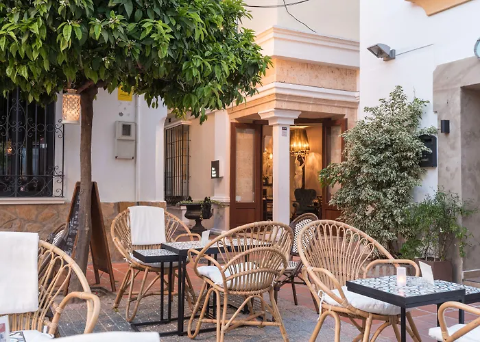 The Town House (adults Only) بيت ضيافة 3*