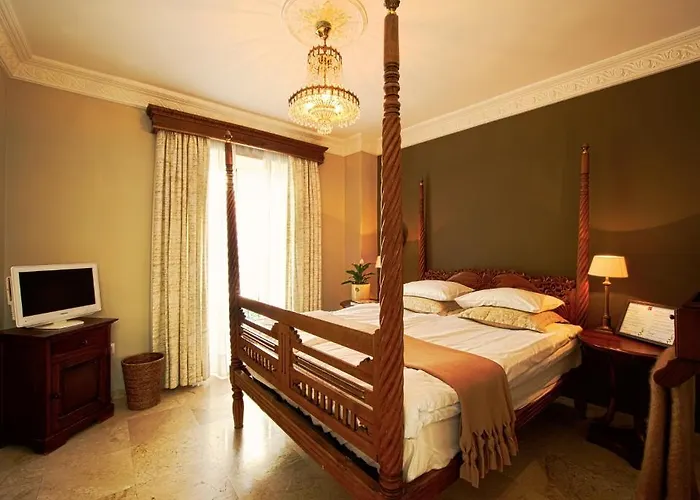 The Town House (adults Only) بيت ضيافة 3*